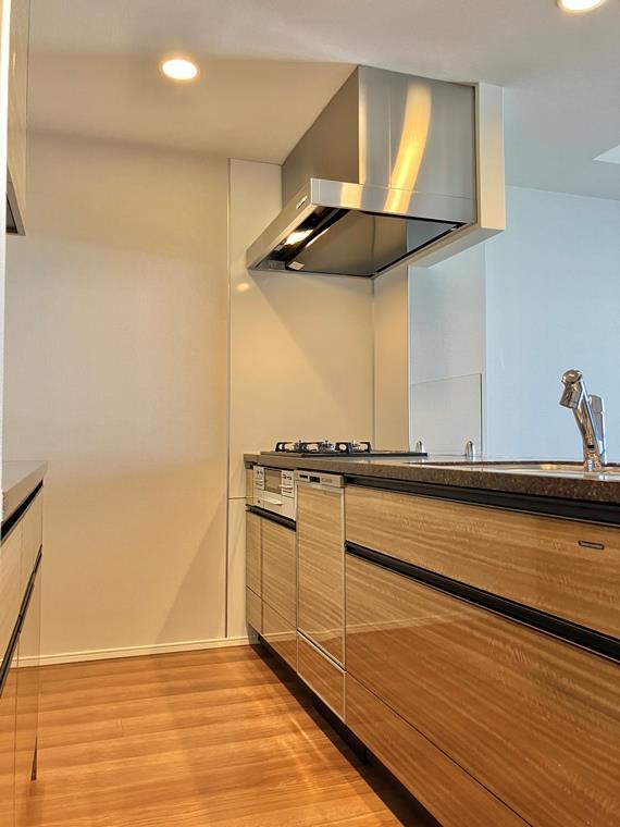 キッチン　コンパクトなキッチンで掃除もラクラク