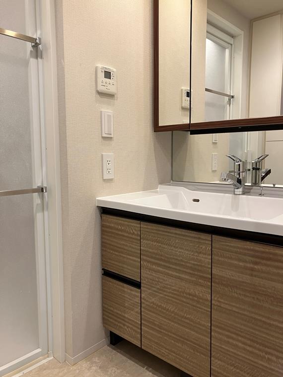 洗面設備　広い洗面スペース