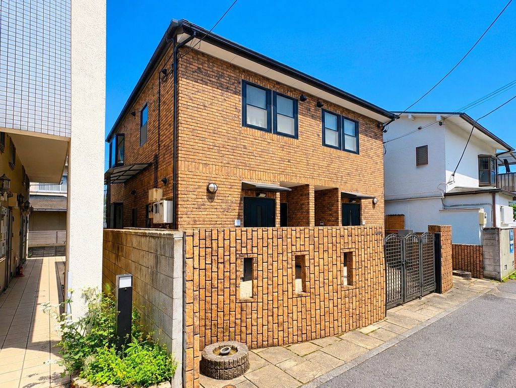 建物外観　★二路線利用可能★
