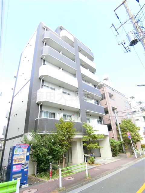 建物外観　2013年3月築　RC鉄筋コンクリート造地上7階建て総戸数3