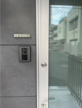 玄関　レインボーコート・青谷
