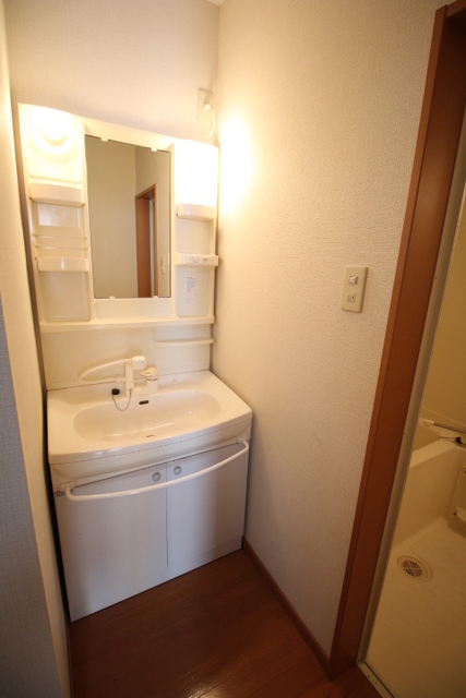 洗面設備　写真別部屋参考写真となります。