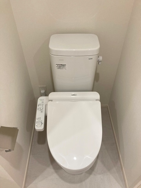 トイレ　※写真は同タイプ住戸です。