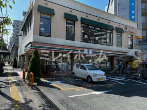 コンビニ　セブンイレブン 大田区大森中1丁目店（コンビニ）まで308m