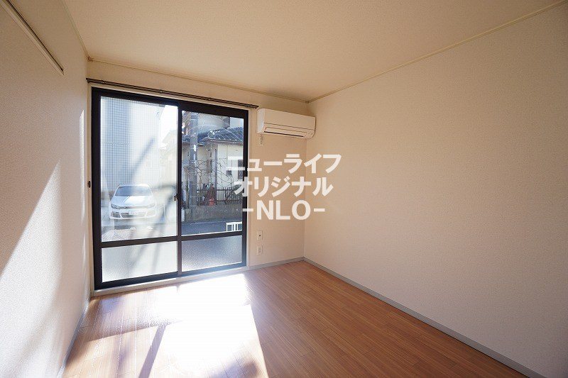 居室・リビング　※同建物他部屋になります。現状優先です。