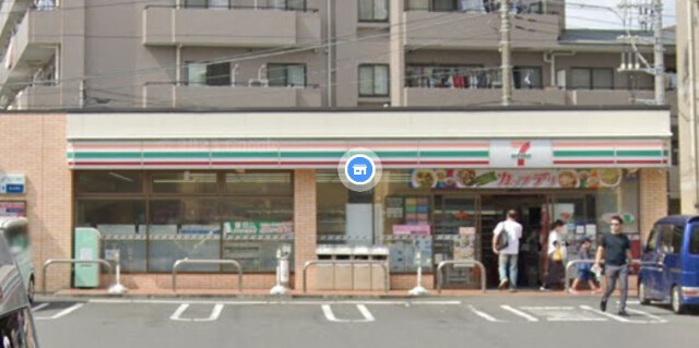 コンビニ　セブンイレブン横浜中里店（コンビニ）まで129m