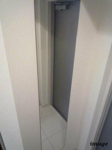その他　女性に嬉しい姿見鏡付き♪