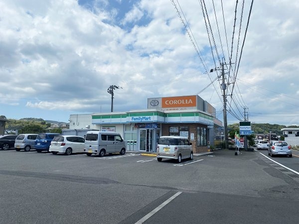 コンビニ　ファミリーマート 山田店（コンビニ）まで609m