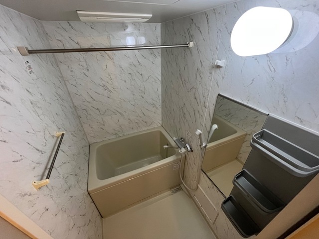 バス・シャワールーム　※同タイプの部屋写真です