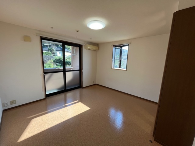 居室・リビング　※同タイプの部屋写真です