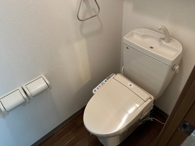 トイレ　※同タイプの部屋写真です