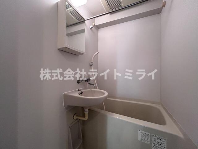 バス・シャワールーム　?