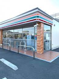 コンビニ　セブンイレブン岡山西市店（コンビニ）まで120m