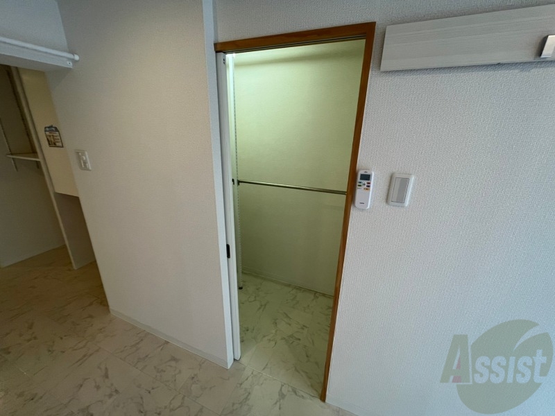 収納　寝室の収納です。部屋がすっきり片付きます。