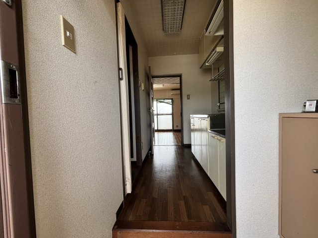 玄関　収納もある玄関です