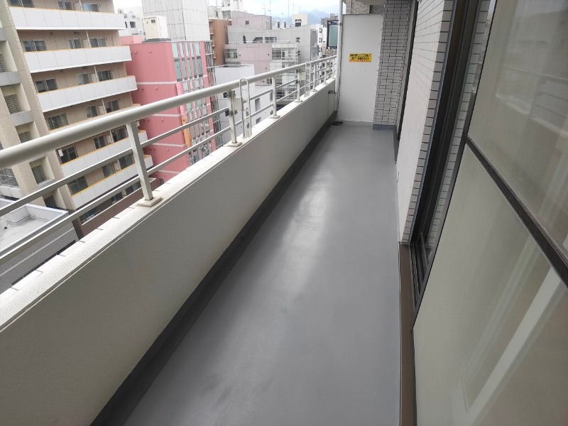 バルコニー　バルコニーです。洗濯物を干したり一息ついたりできますね！