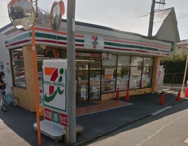 コンビニ　セブンイレブン藤沢本鵠沼2丁目店（コンビニ）まで210m
