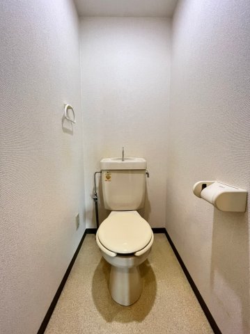 トイレ　別号室の画像です。ご参考下さい
