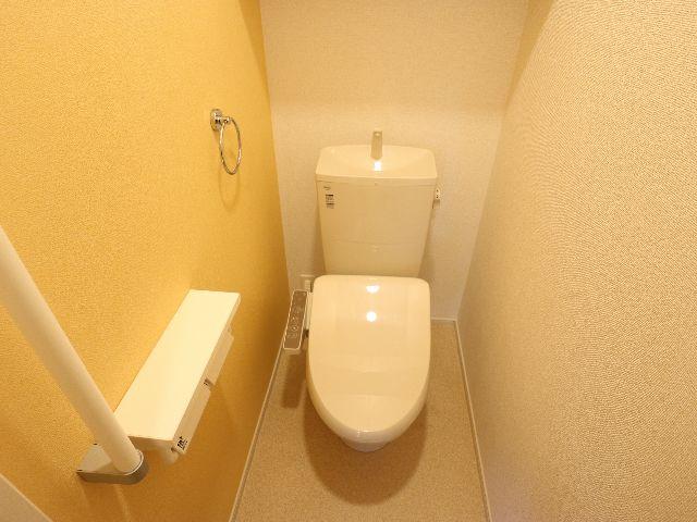 トイレ　清潔感のあるトイレです