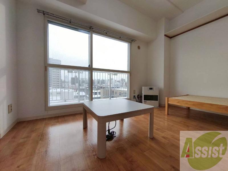 その他部屋・スペース　こちらのお部屋は光が差し込む、温かみのあるお部屋です。