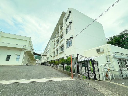小学校　温品小学校（小学校）まで1195m