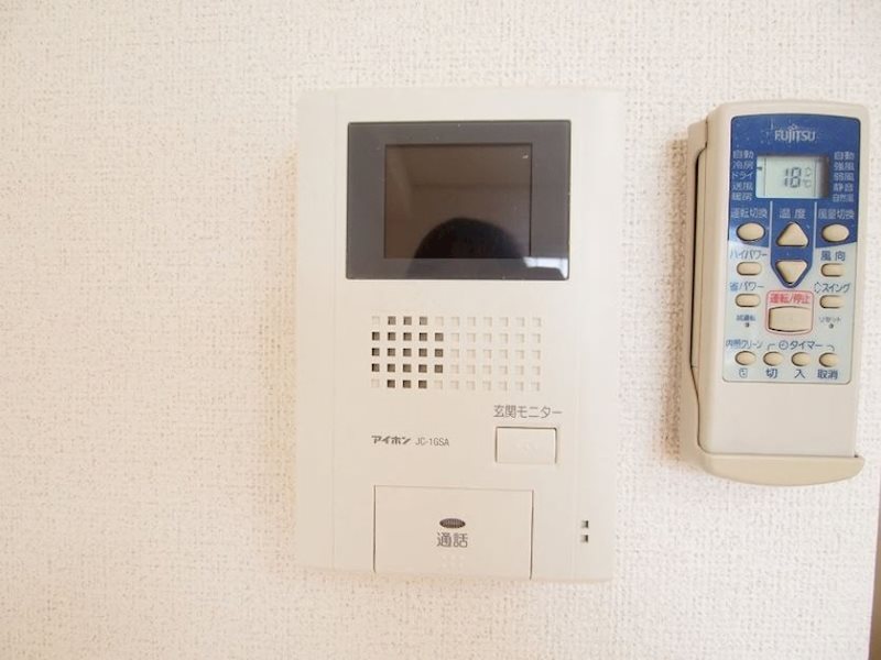 セキュリティ　来客の際、顔が確認できるTVインターホンです。