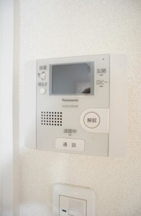 セキュリティ　★モニター付きインターホンで来客時も安心★