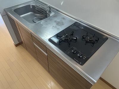 キッチン　コンパクトなキッチンで掃除もラクラク