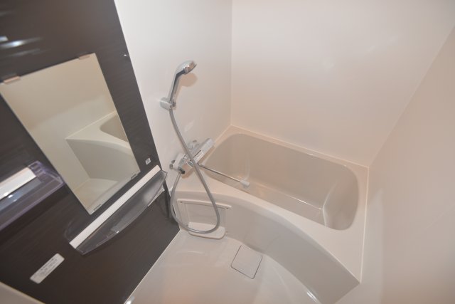 バス・シャワールーム　写真は同物件の他のお部屋のものです