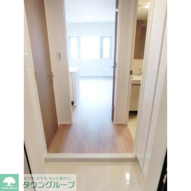 玄関　※写真は同タイプ住戸です。