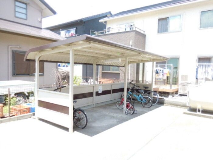 ＪＲ東海道本線 藤枝駅 バス乗車時間：17分 最寄りバス停で下車 徒歩6分 2階建 築21年の外観写真