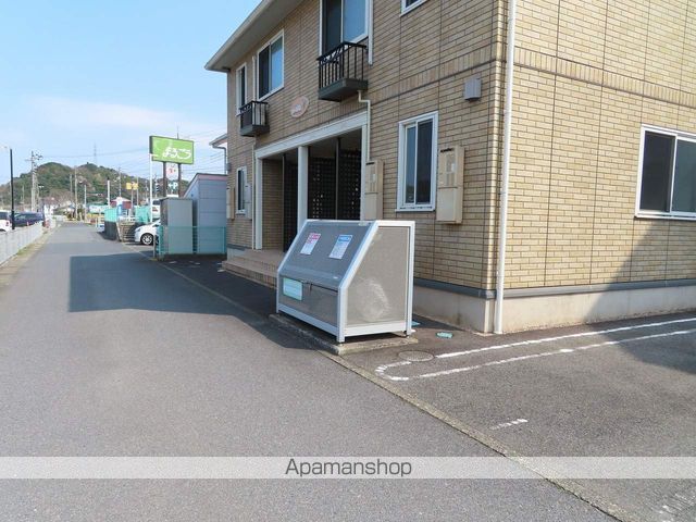 その他　前面道路（その他）まで0m