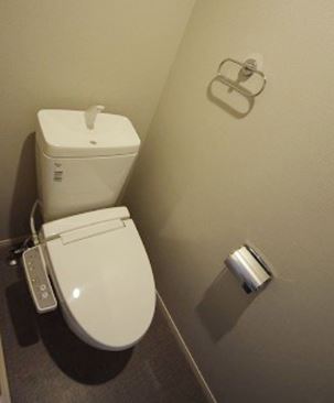 都営浅草線 西馬込駅 徒歩11分 3階建 築8年のトイレ写真