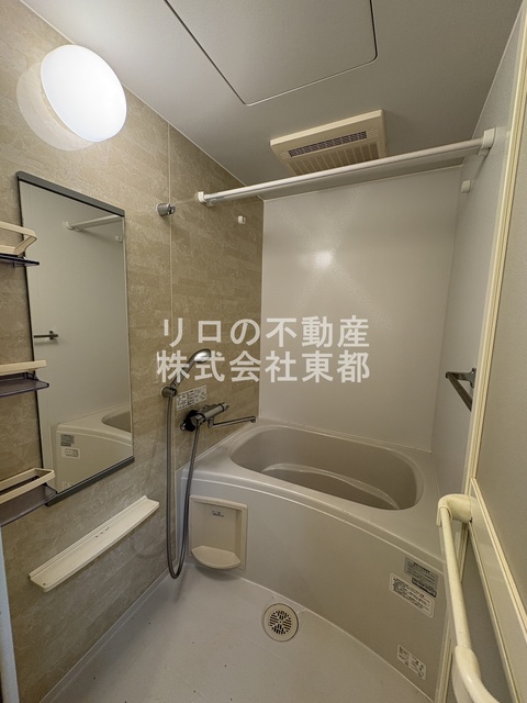 京王線 府中駅 徒歩9分 3階建 築14年の風呂写真