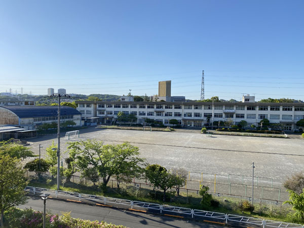 小学校　八王子市立鹿島小学校（小学校）まで313m