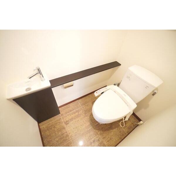 クロスレジデンス大阪新町のトイレ写真