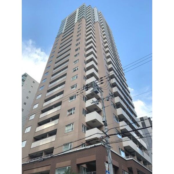クロスレジデンス大阪新町の外観写真