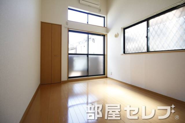 居室・リビング　角部屋になります。