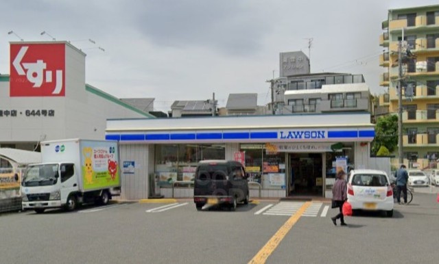 コンビニ　ローソン　東豊中町五丁目店（コンビニ）まで1028m