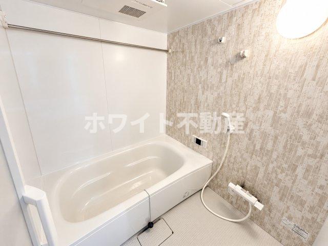 地下鉄谷町線 谷町六丁目駅 徒歩7分 5階建 築2年の風呂写真