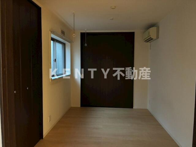 その他部屋・スペース　落ち着いて過ごせるお部屋なので、寝室にいかがでしょうか