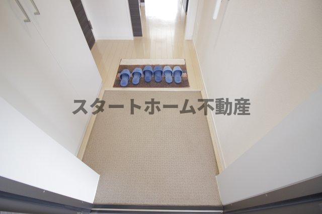 玄関　収納もある玄関です