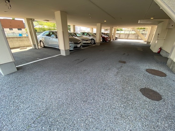駐車場　平面駐車場