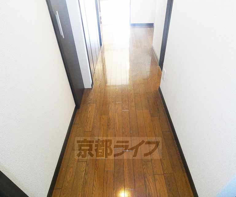 その他部屋・スペース　綺麗な廊下です。