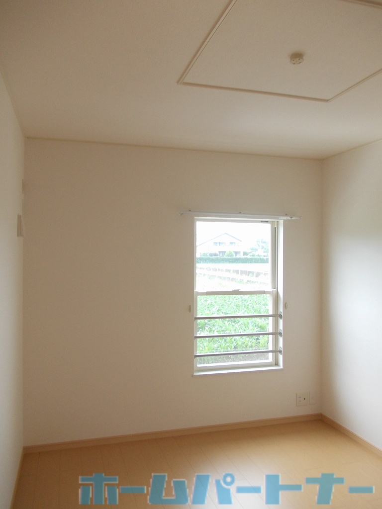 その他部屋・スペース　寝室に使える洋室です♪収納もあって便利です！