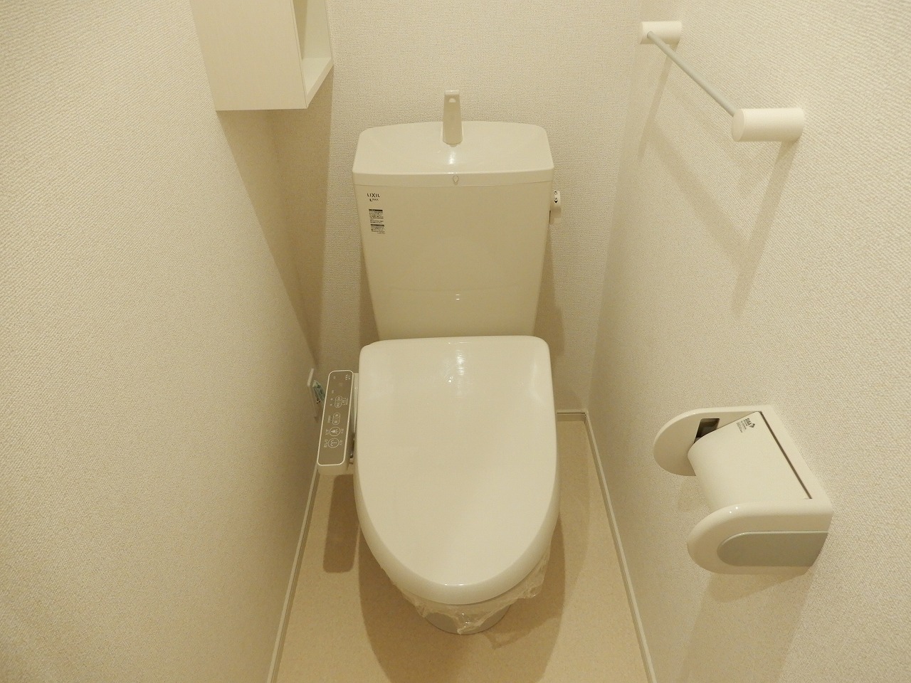 トイレ　温水洗浄便座