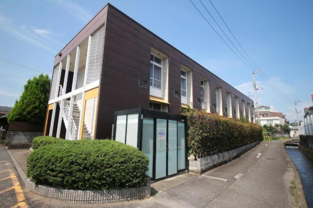 松山市枝松のマンションの建物外観