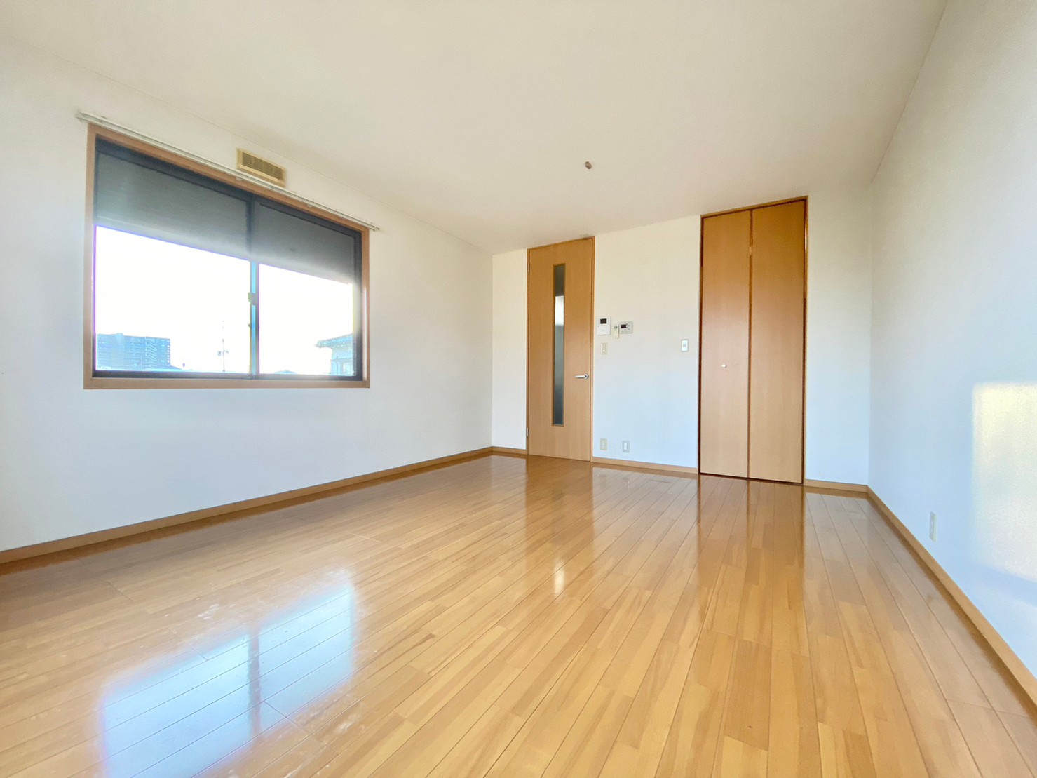 居室・リビング　※同物件別部屋の参考写真・現況ううう