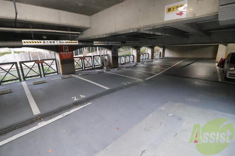 【神戸市北区山田町下谷上のマンションの駐車場】