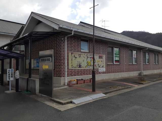 【岡山市北区御津宇垣のアパートの図書館】